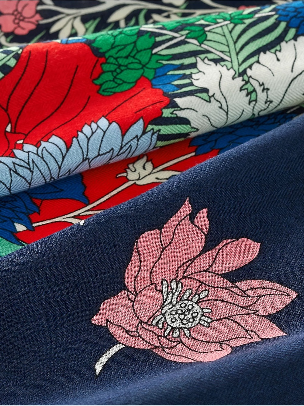 Hermès Robe Legere Scarf